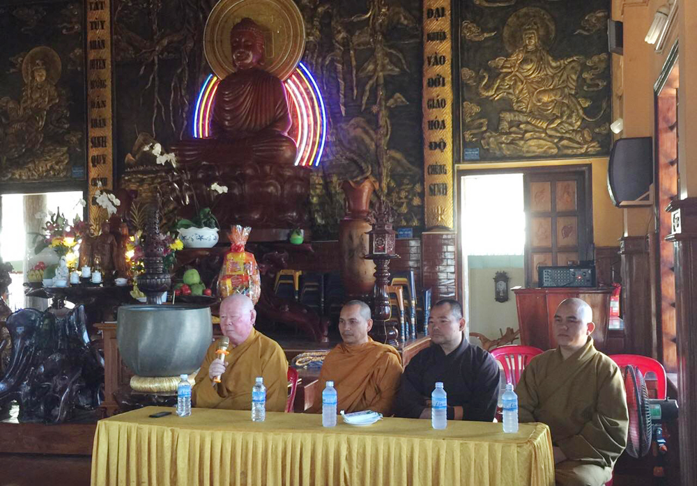 Bình Phước: Phân ban Phật tử Dân tộc thăm và tặng quà Phật tử dân tộc S