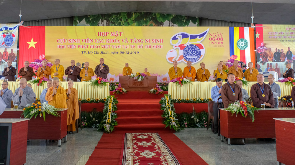 Kỷ niệm 35 năm Học viện Phật giáo VN tại TP.HCM:
Họp mặt các thế hệ Tăng Ni sinh viên Học viện