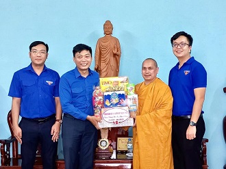 Đăk Nông: Tỉnh đoàn, Hội Liên hiệp Thanh niên tỉnh chúc mừng Phật đản Tịnh xá Ngọc Đạt