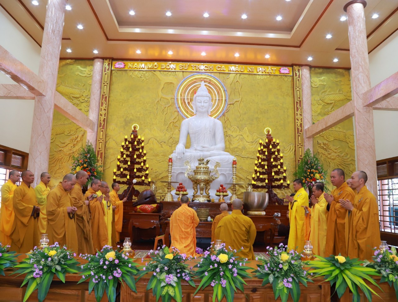 Đăk Song: Lễ An vị kim thân Đức Phật Bổn sư Thích Ca Mâu Ni.