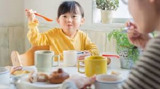 6 món ăn nên tránh trong thực đơn của trẻ